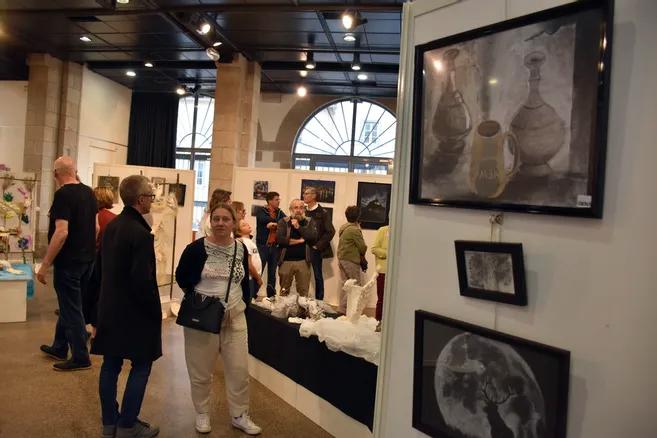 Peintres de l'école de Crozant La Presse Le centre d’arts plastiques et de cultures contemporaines de Saint-Junien fête ses 40 ans à la Halle aux grains custom text